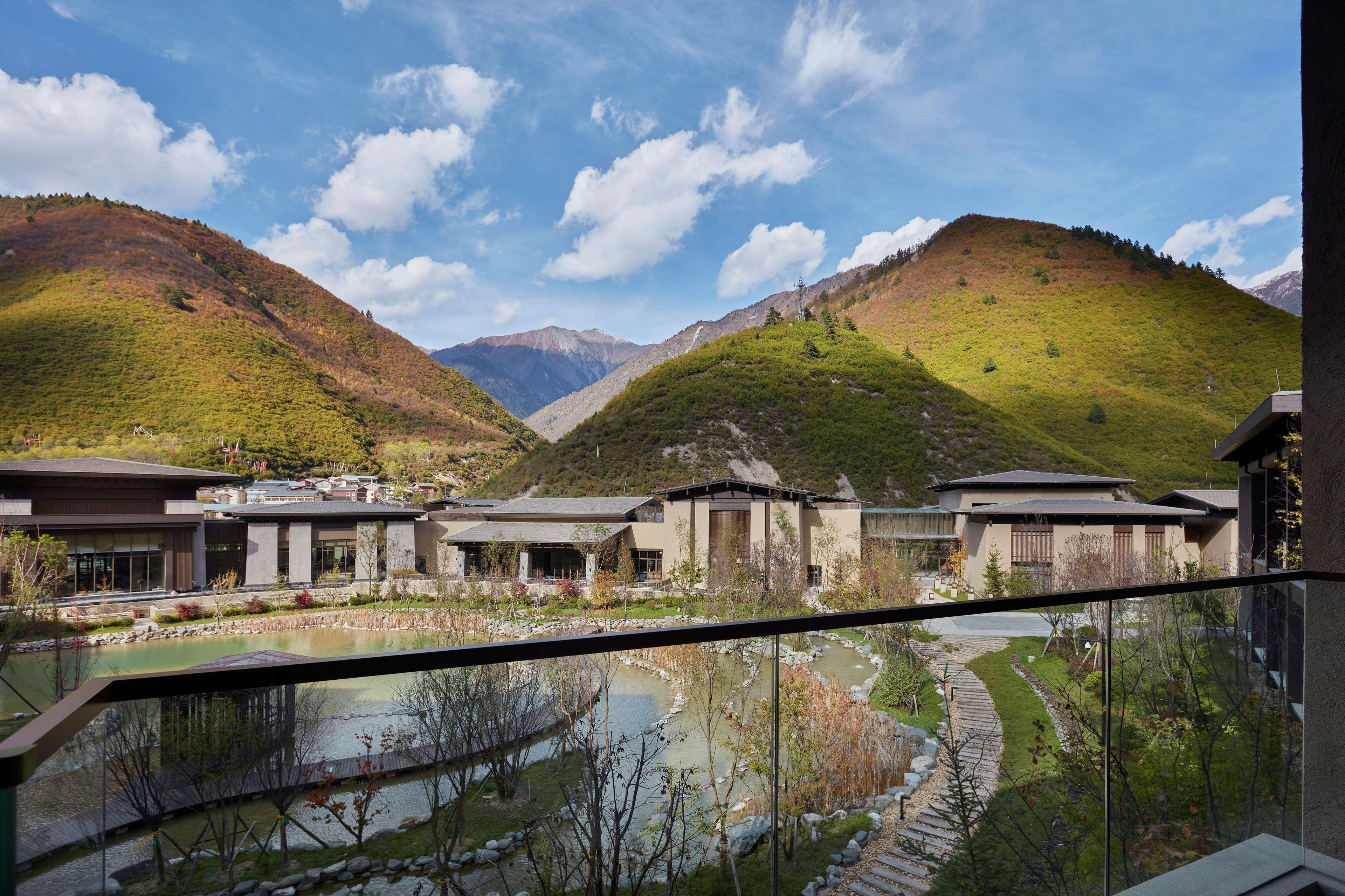 ฮิลตัน จิ้วจ่ายโกว รีสอร์ต Hotel Zhangzha Town ภายนอก รูปภาพ