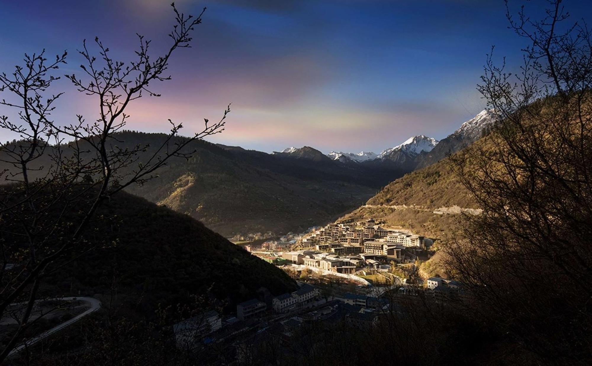 ฮิลตัน จิ้วจ่ายโกว รีสอร์ต Hotel Zhangzha Town ภายนอก รูปภาพ