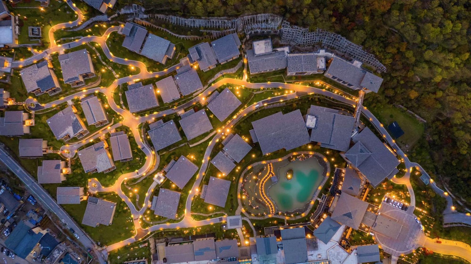 ฮิลตัน จิ้วจ่ายโกว รีสอร์ต Hotel Zhangzha Town ภายนอก รูปภาพ